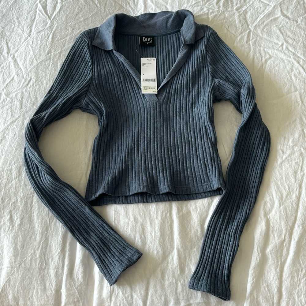Long sleeve blue top